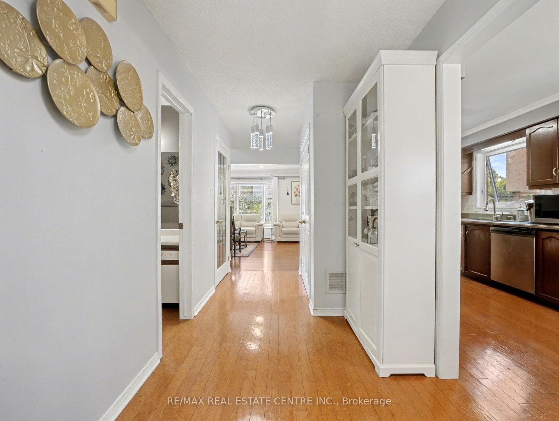 635 Rexford Drive photo 6