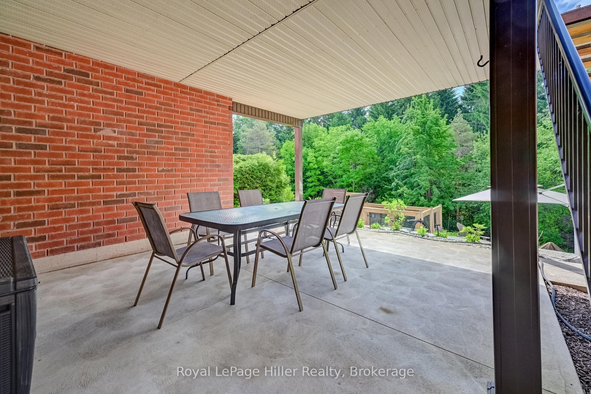 95 Sir Adam Beck Road photo 38