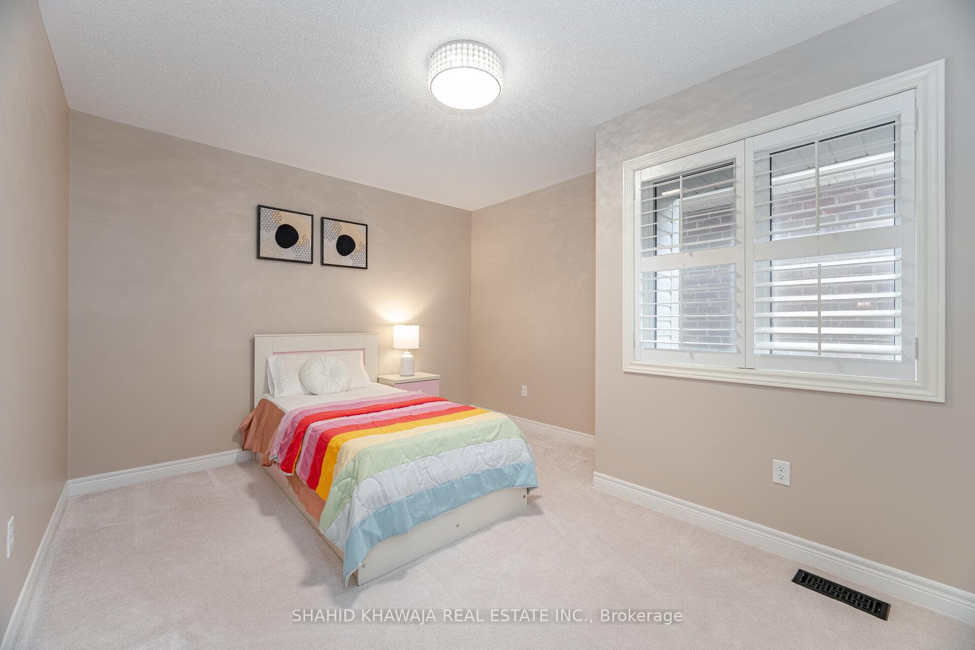 355 Bessborough Drive photo 35