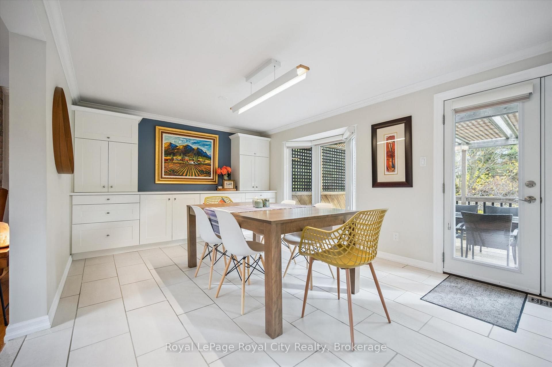 52 Hilldale Crescent photo 16