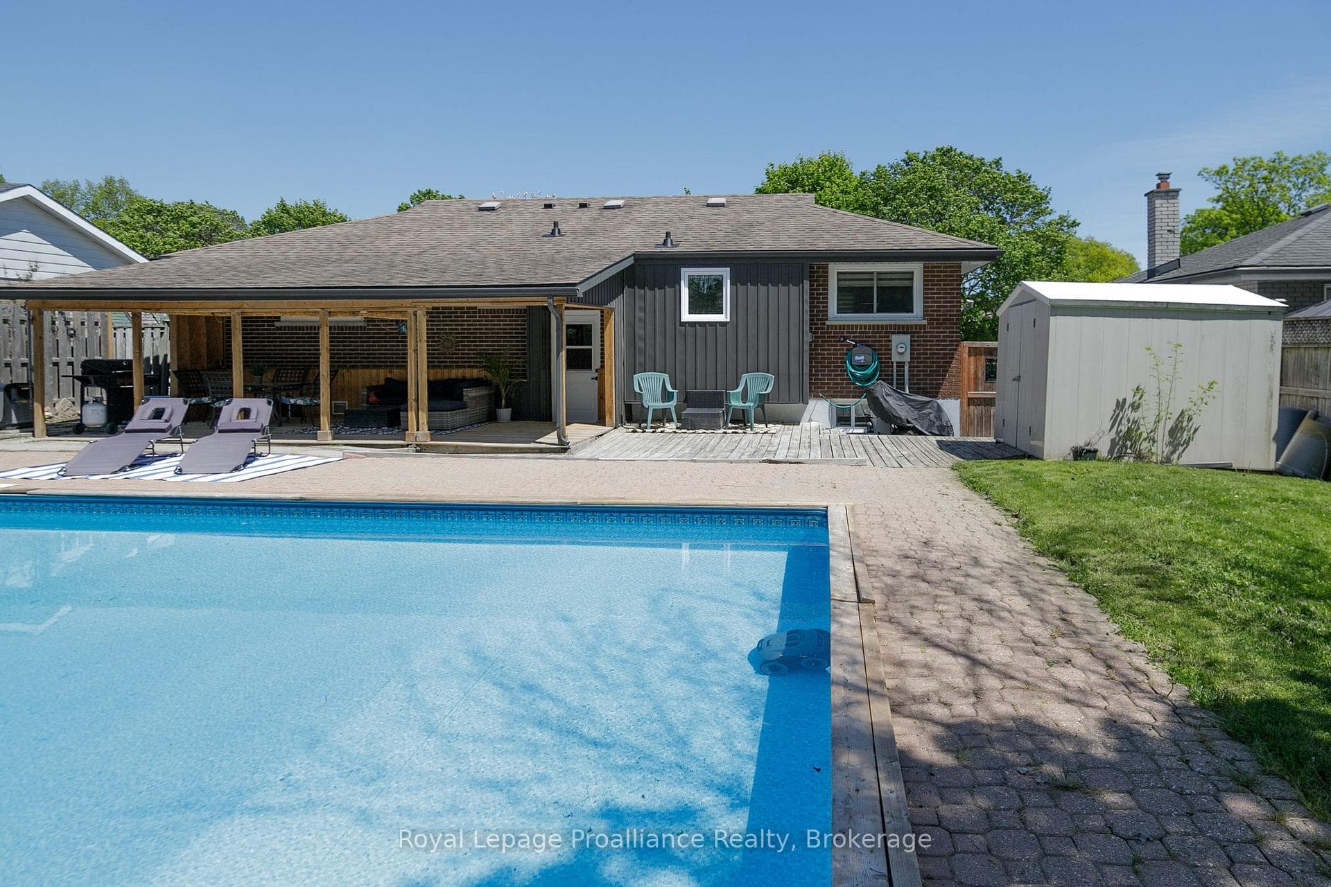 112 Prospect Hill photo 30