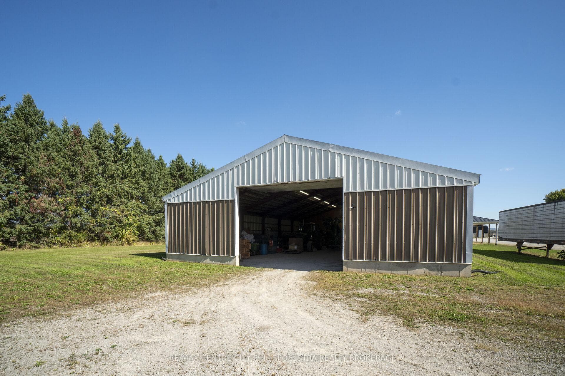 2225 15/16 Side Road photo 27