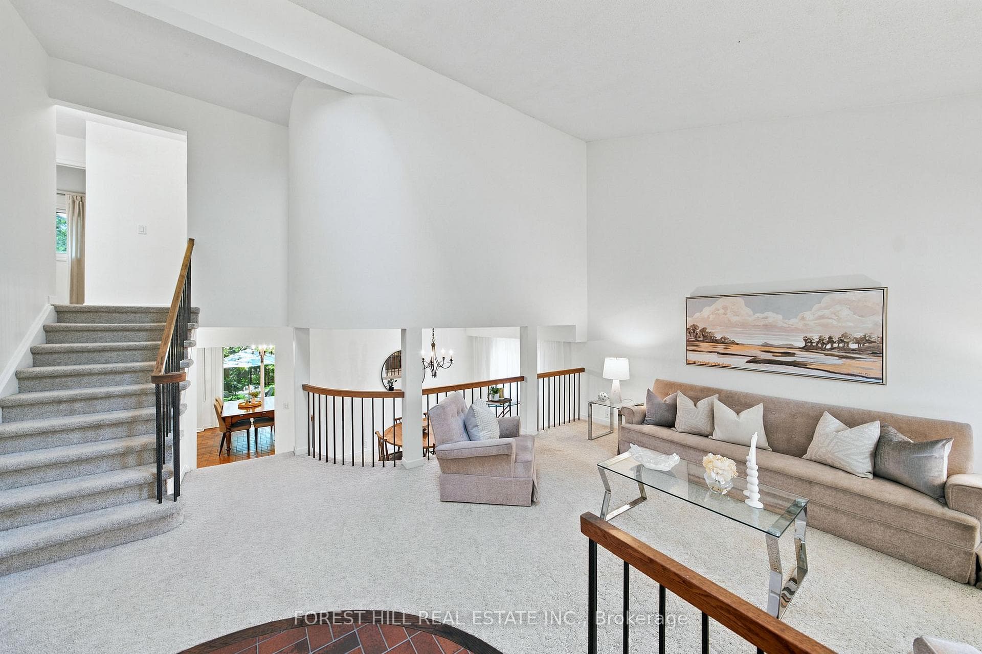 84 Kings College Road photo 3