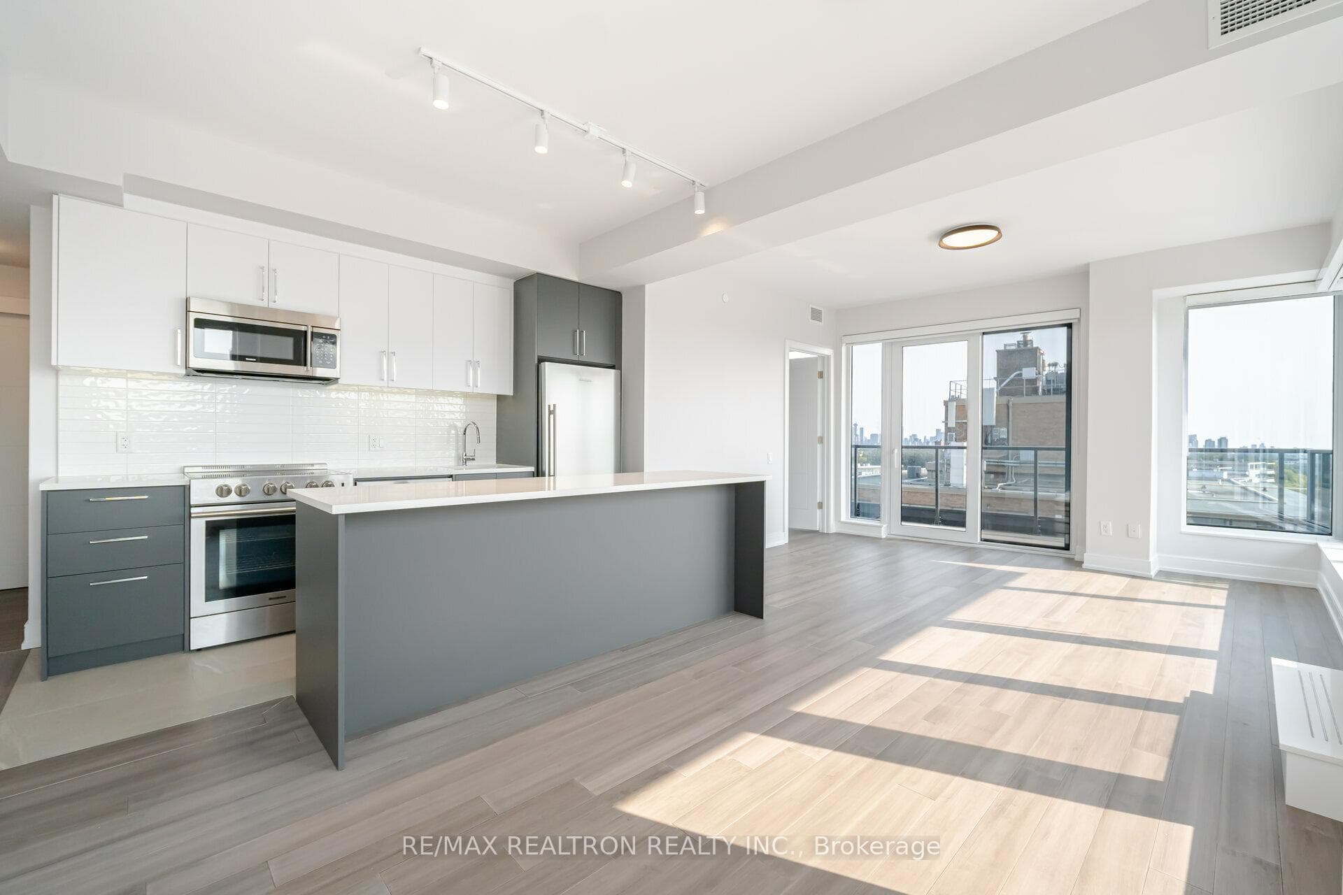2525 Bathurst Street Unit 1203 photo 2