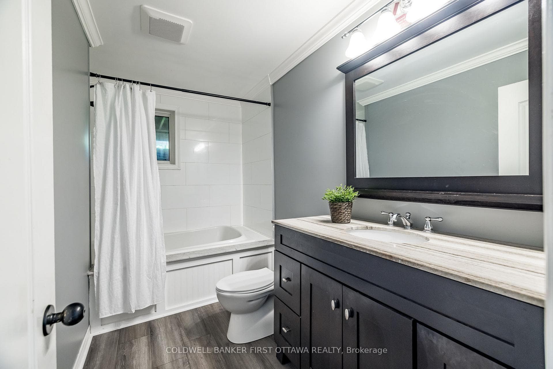 6779 Roger Stevens Drive photo 21