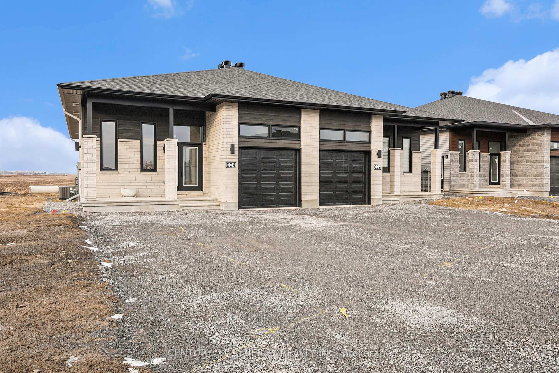 253 Argile Street photo 1