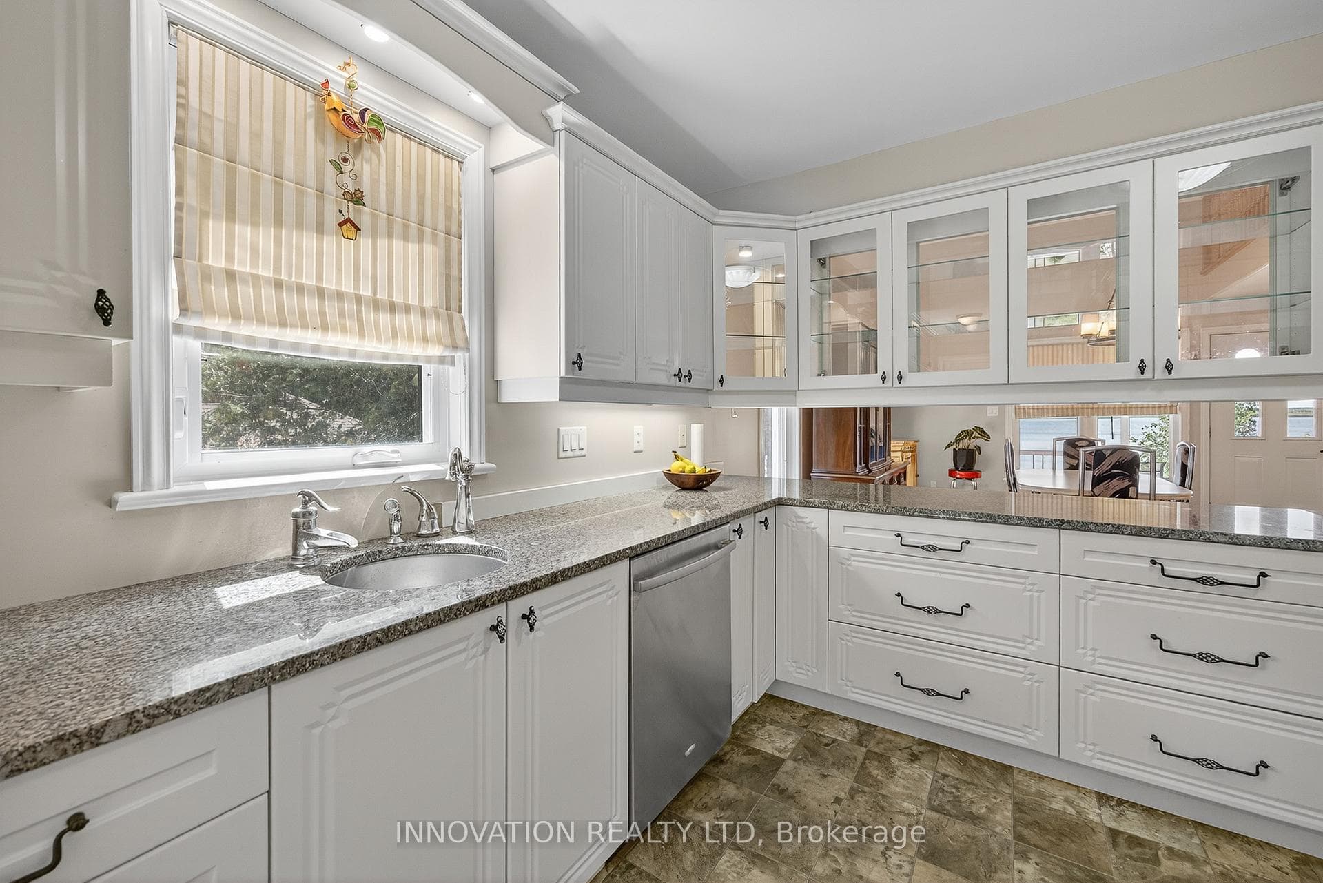 240 Birch Avenue photo 14