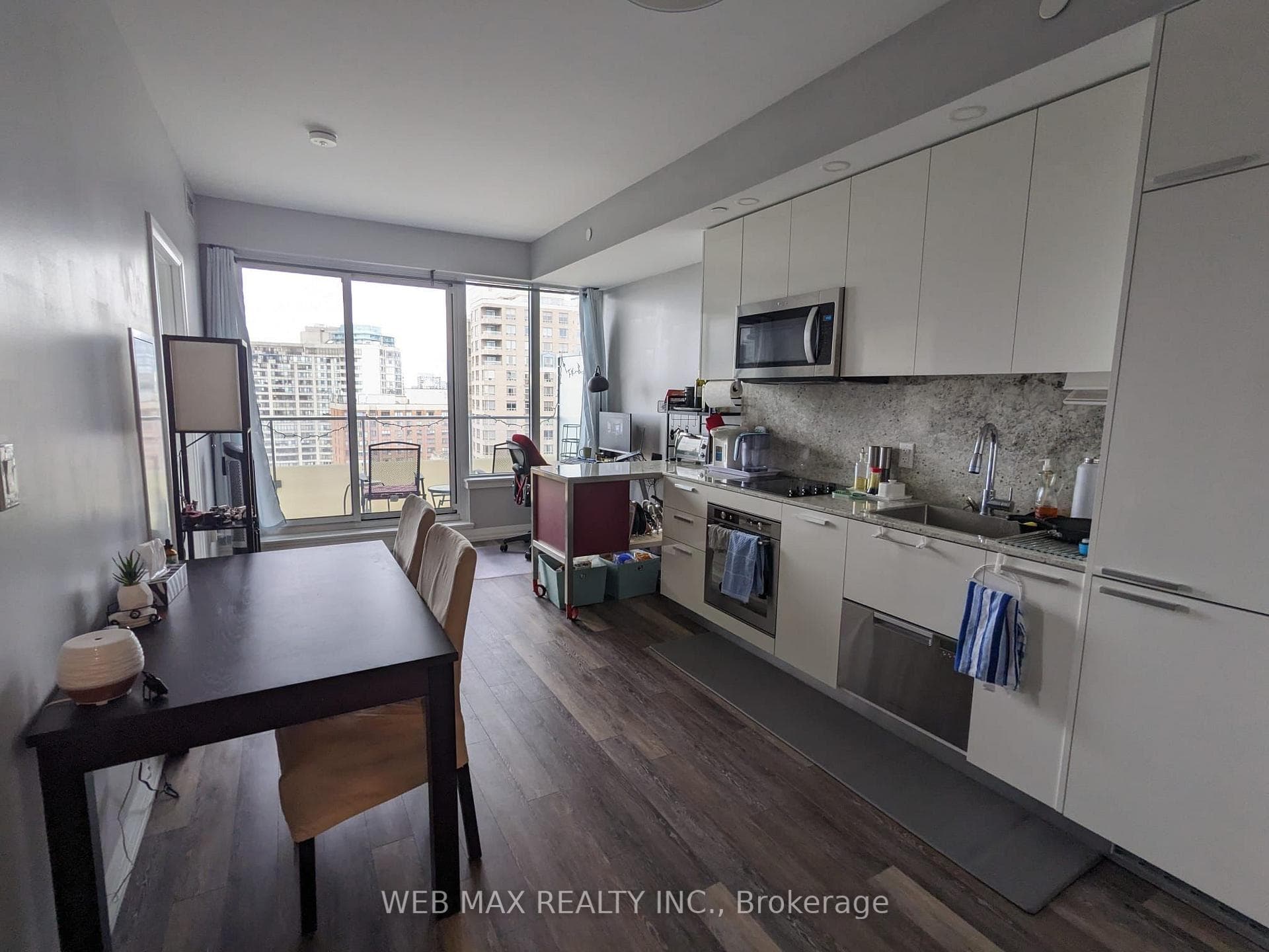 75 Canterbury Place Unit 2012 photo 3