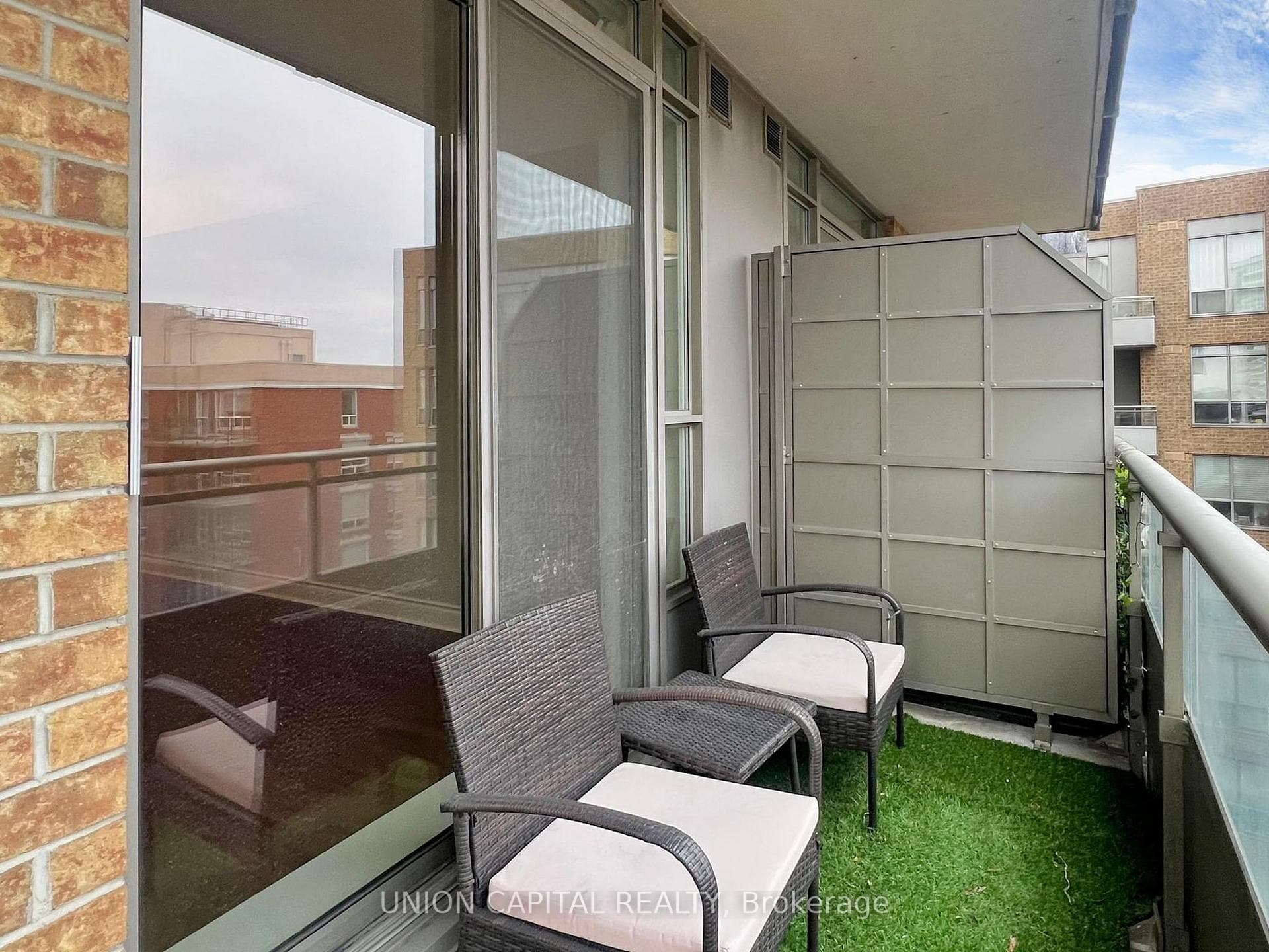 245 Davisville Avenue Unit Lph04 photo 10