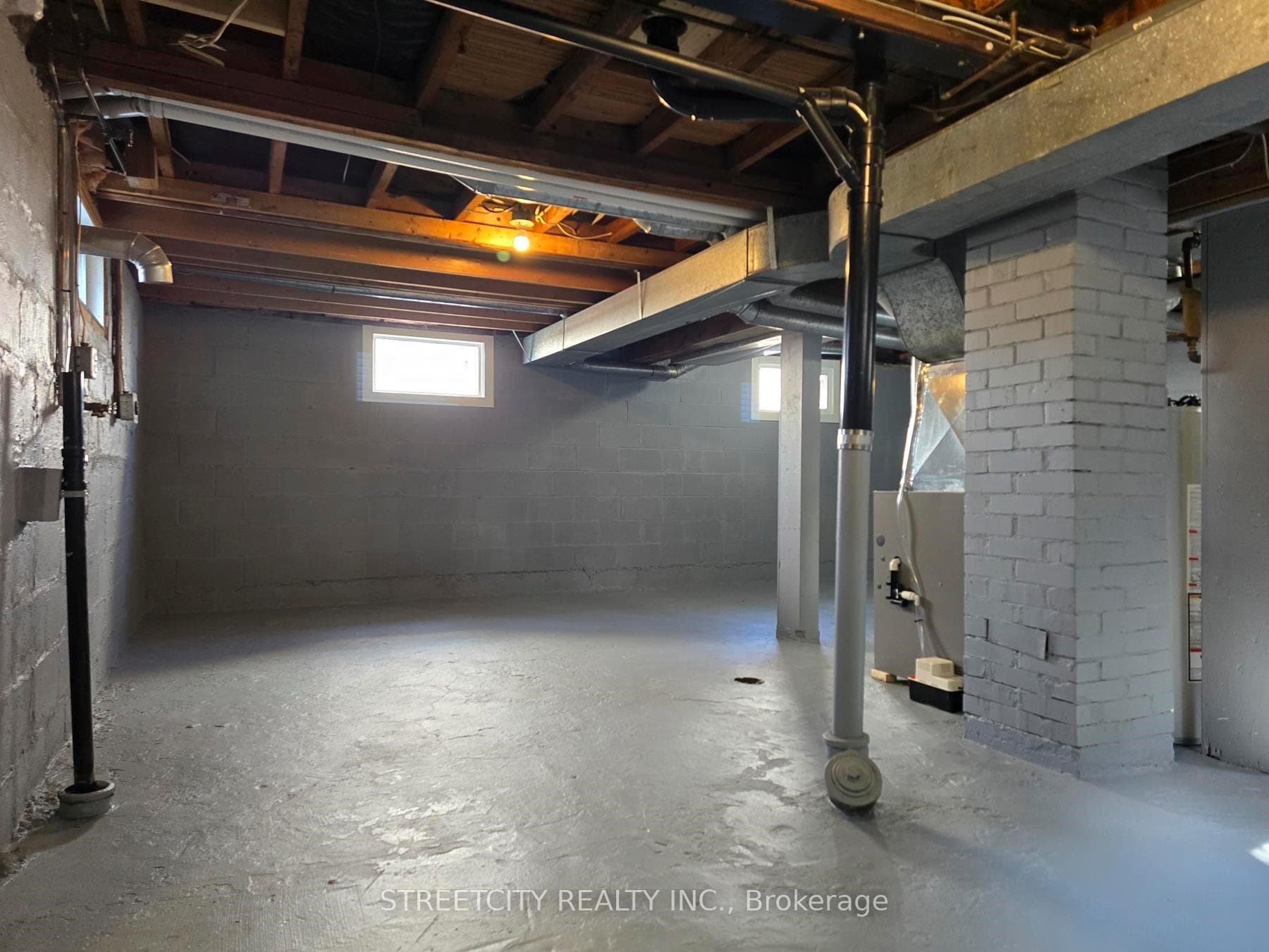 228 Christina Street photo 36