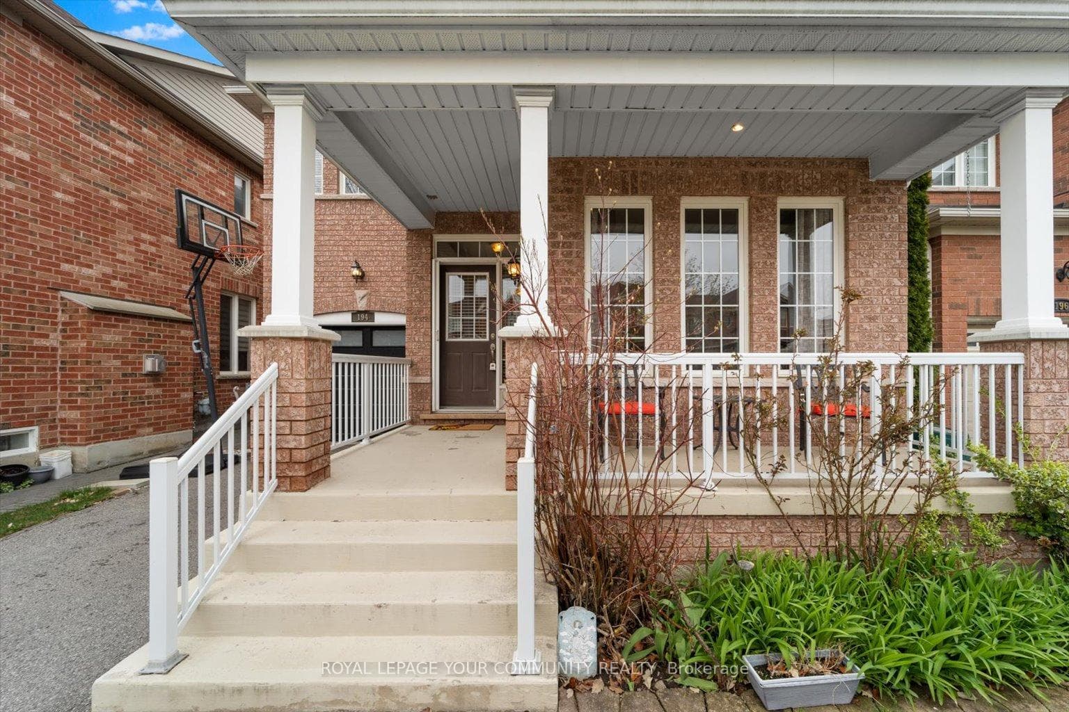 194 Gail Parks Crescent photo 3