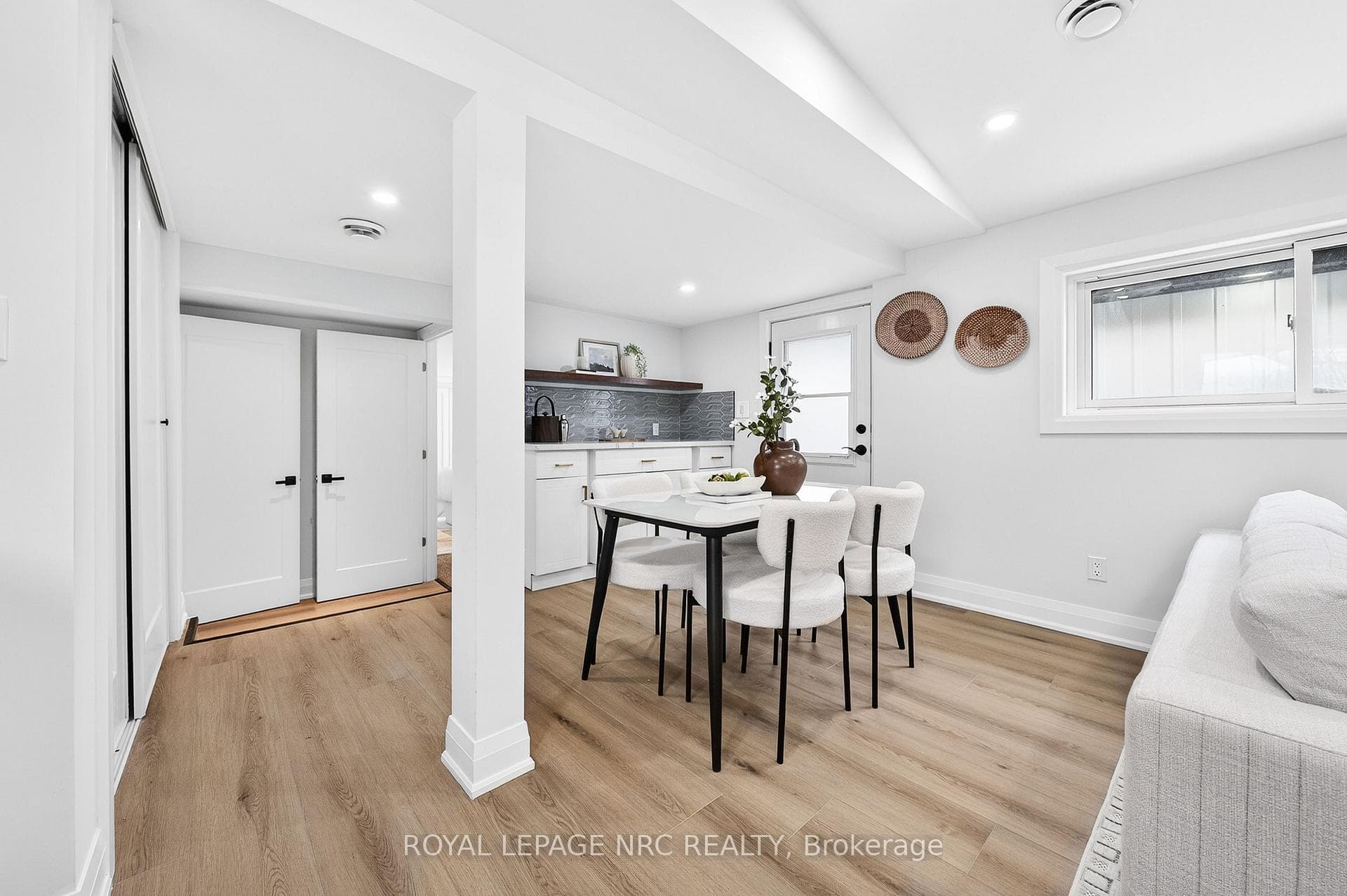4149 Welland Street photo 22