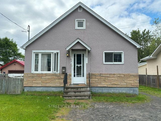 82 Kenogami Avenue photo 1