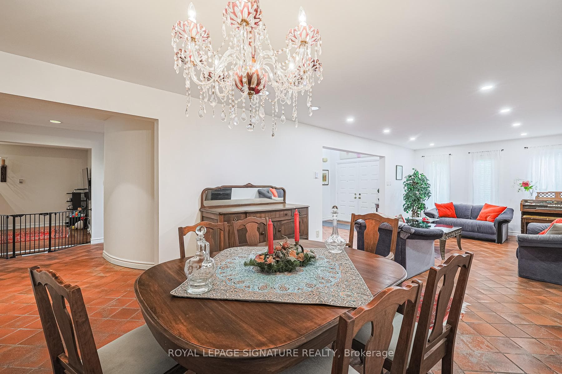 286 Green Lane photo 10