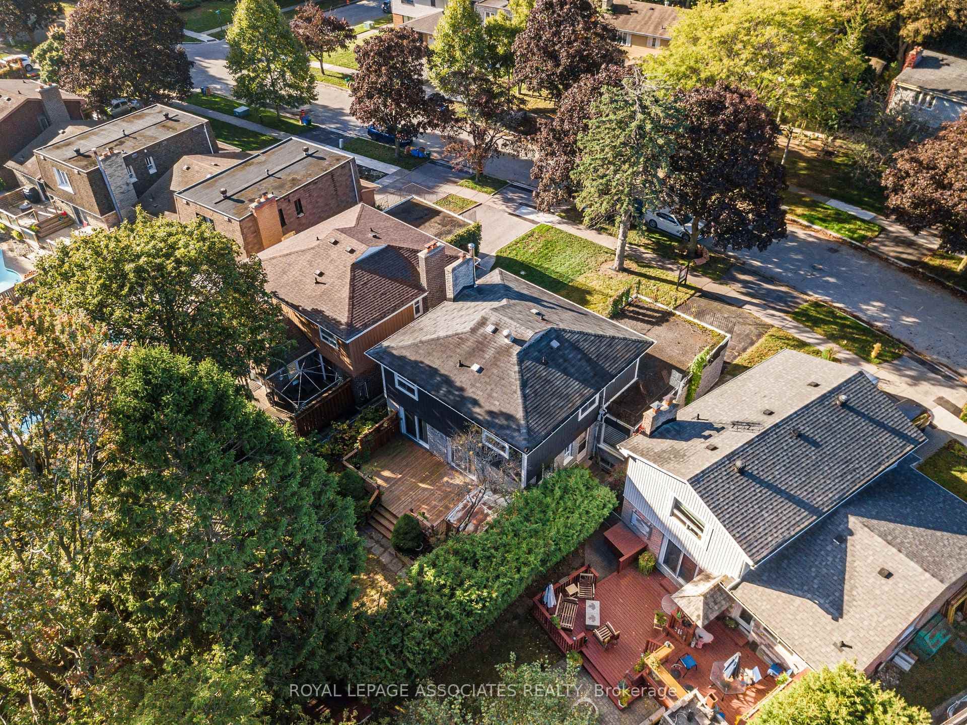 1801 Storrington Street photo 27
