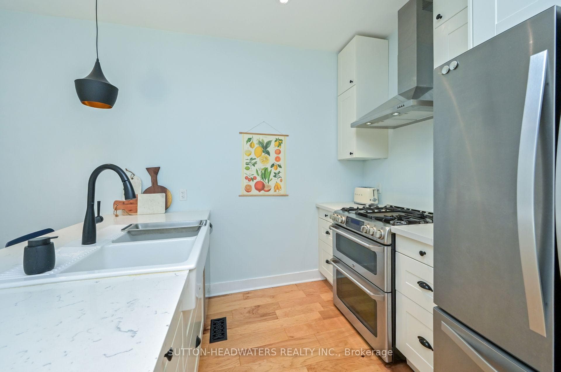 151 Elm Street photo 8