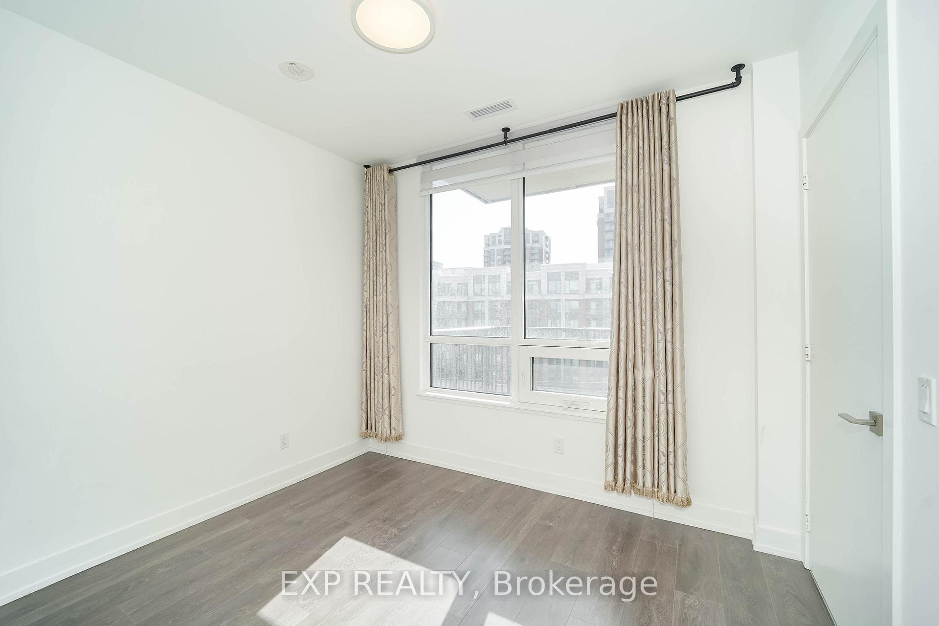 268 Buchanan Drive Unit 707W photo 33