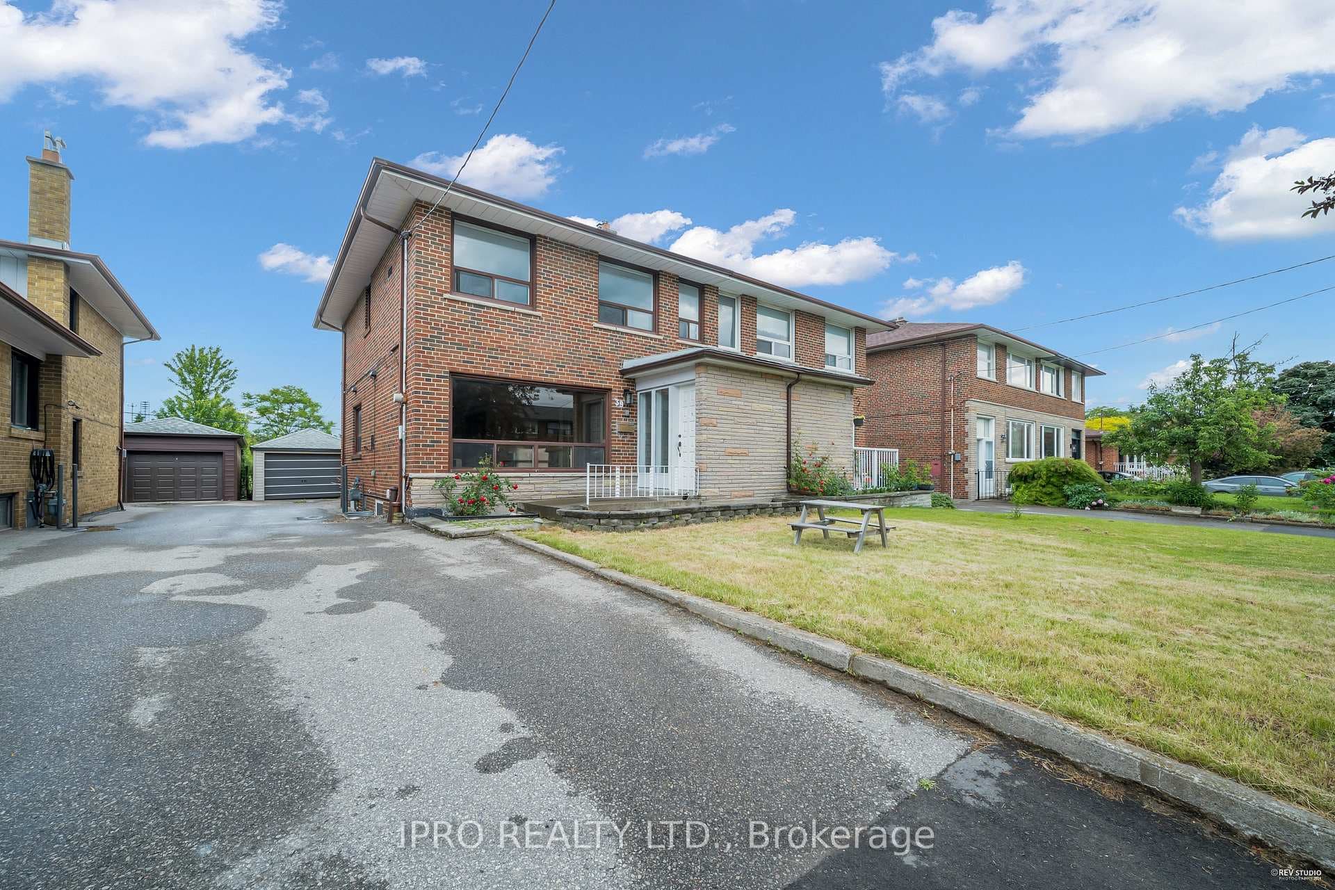 39 Wyndcliff Crescent photo 1