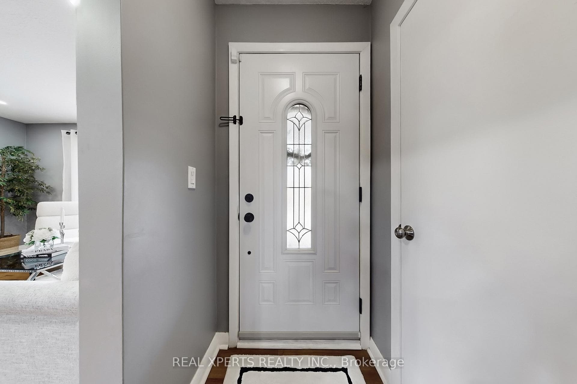 200 Rosemount Drive photo 5