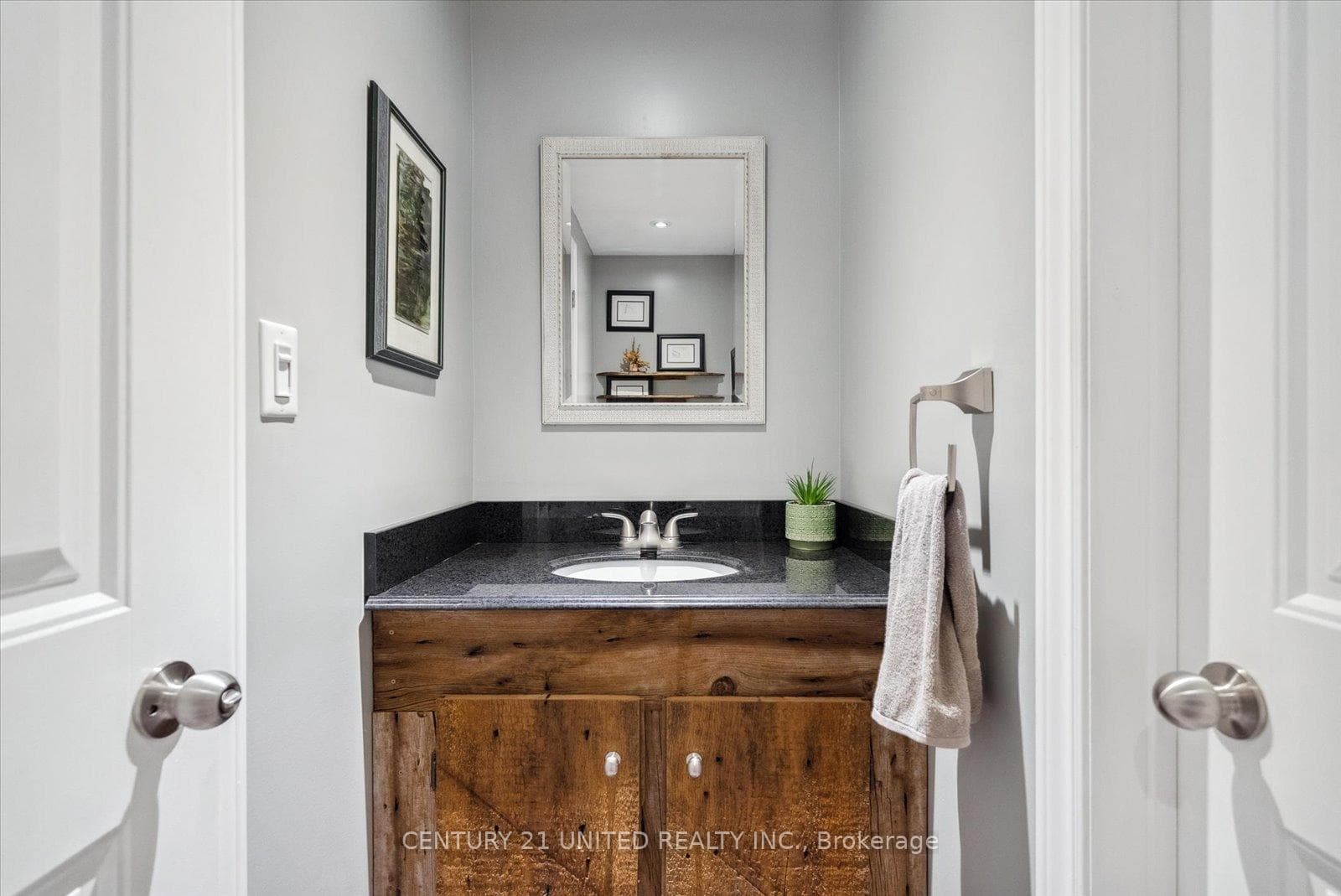 809 Sidney Drive photo 23