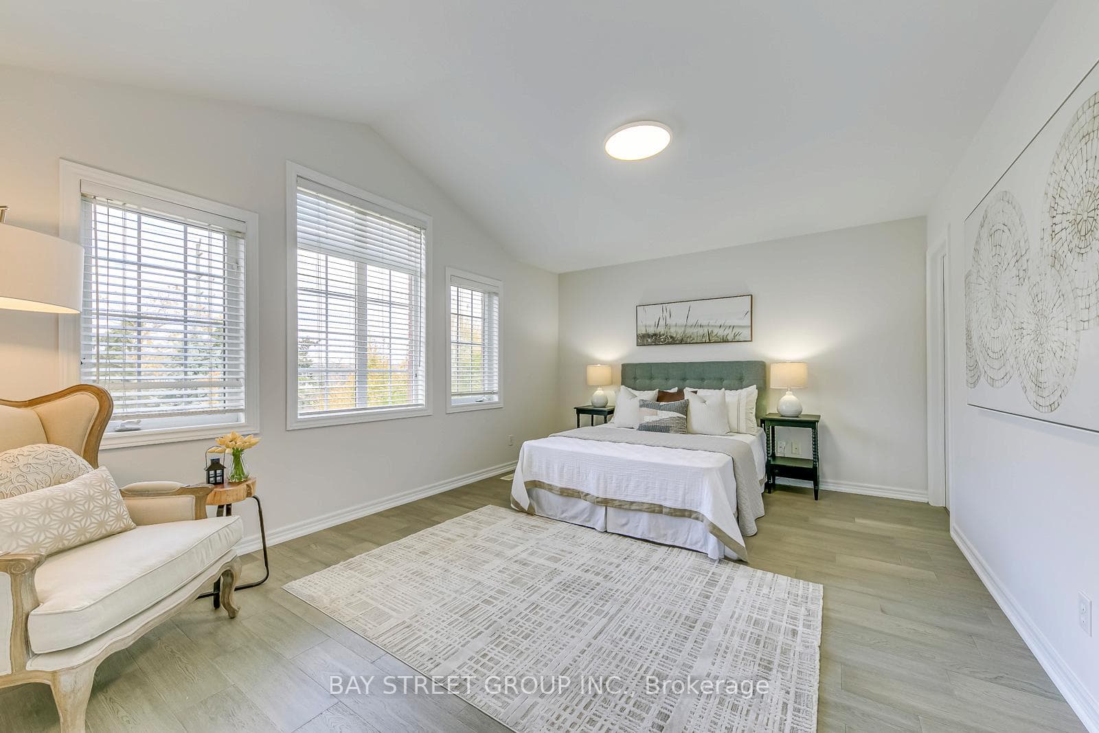 1034 Agram Drive photo 32