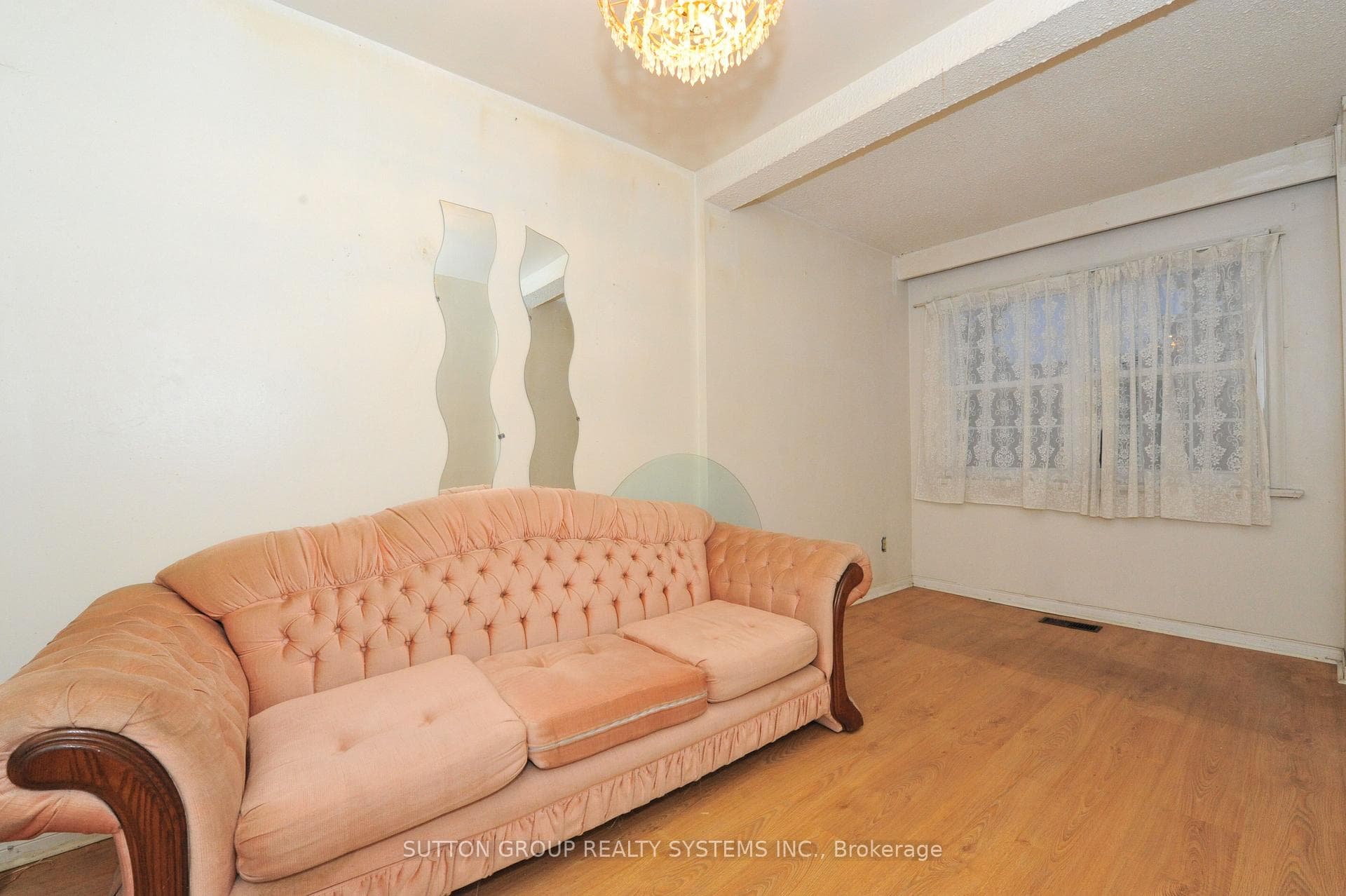 253 Silverthorn Avenue photo 4