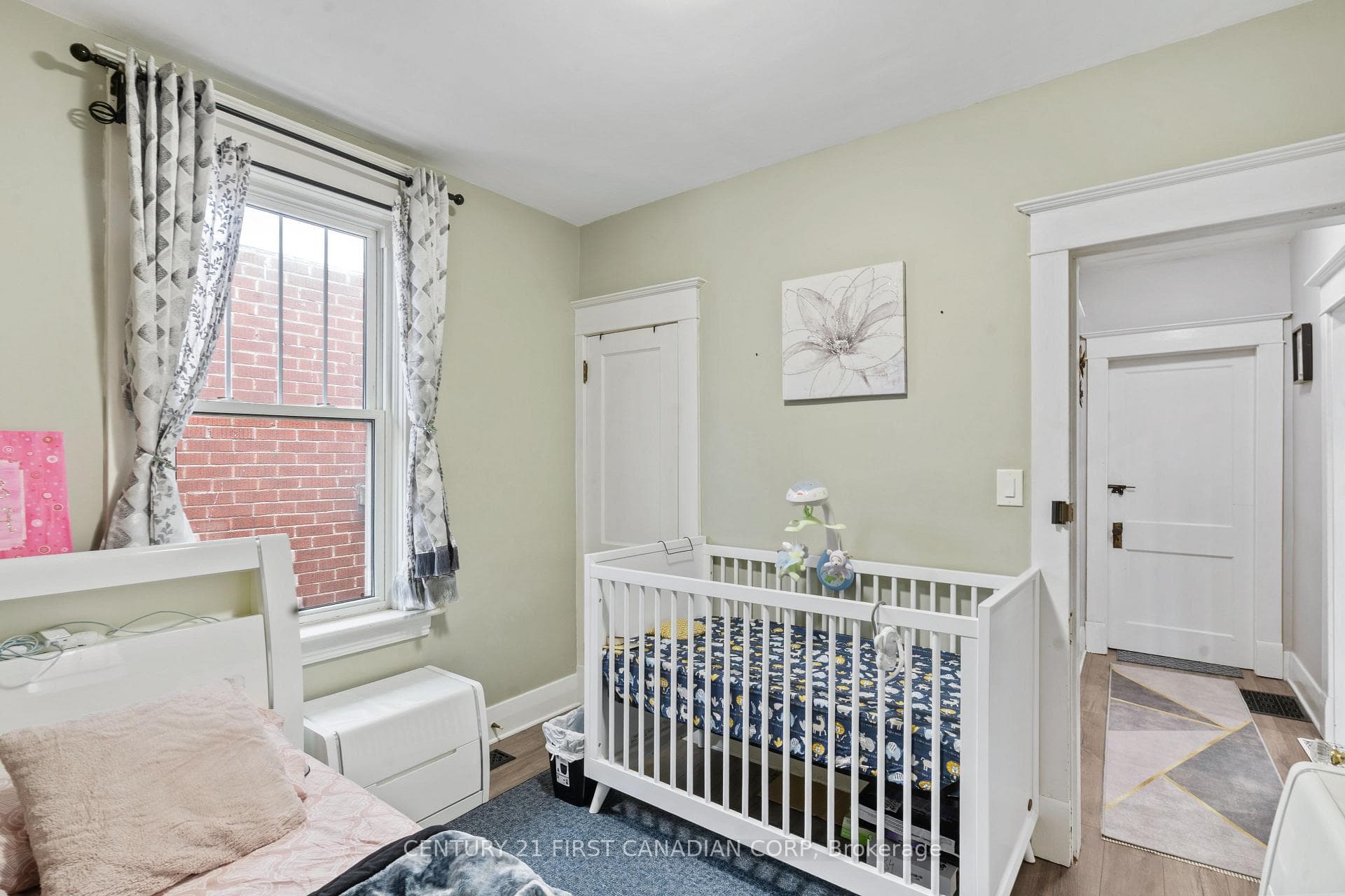 594 Highbury Avenue photo 17