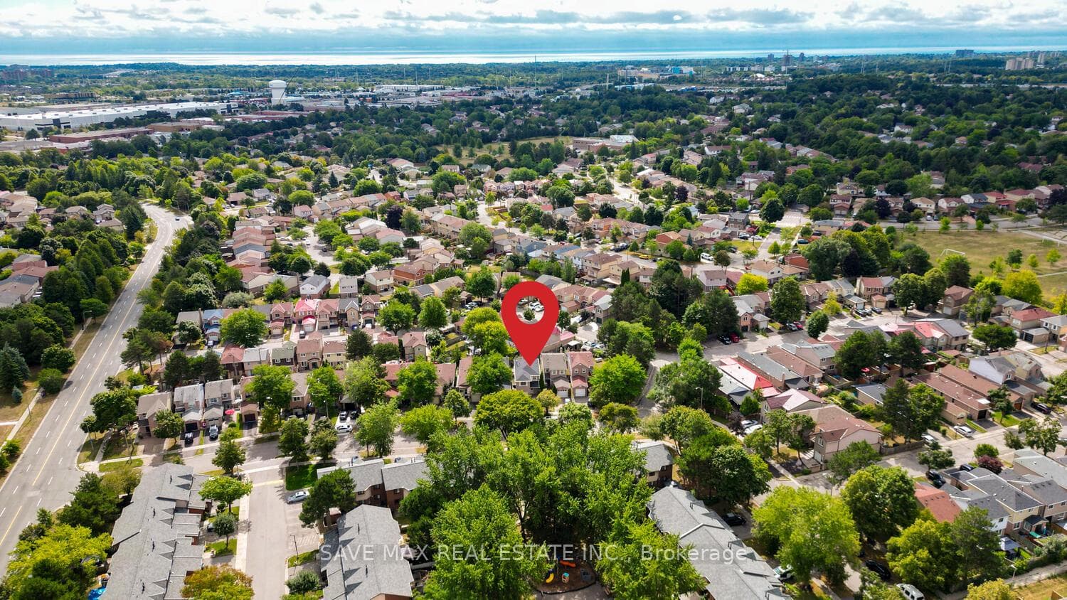 101 Alford Crescent photo 3