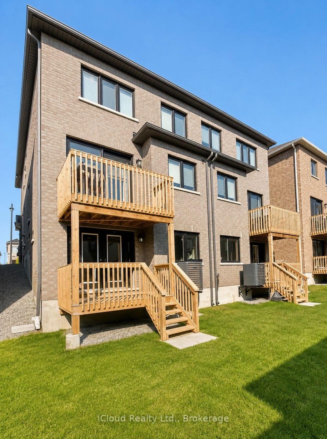 98 Bearberry Road photo 4