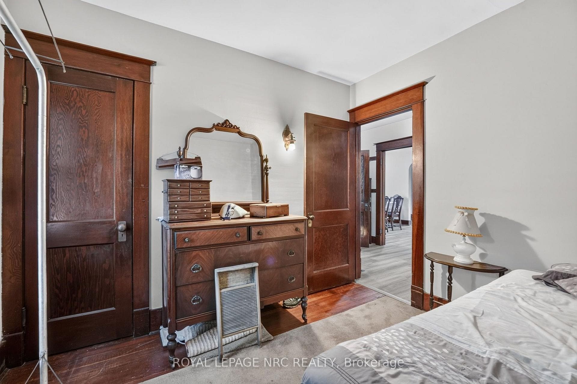 301 Dufferin Street photo 33