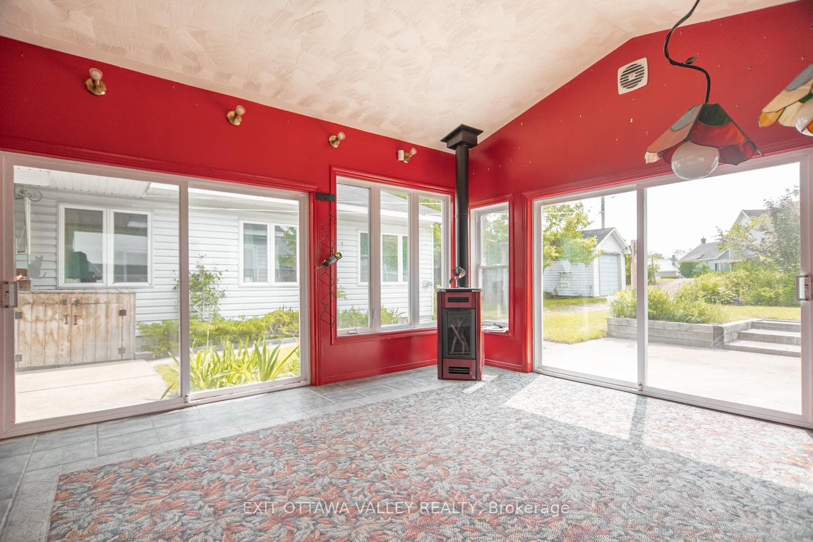415 Trafalgar Road photo 7