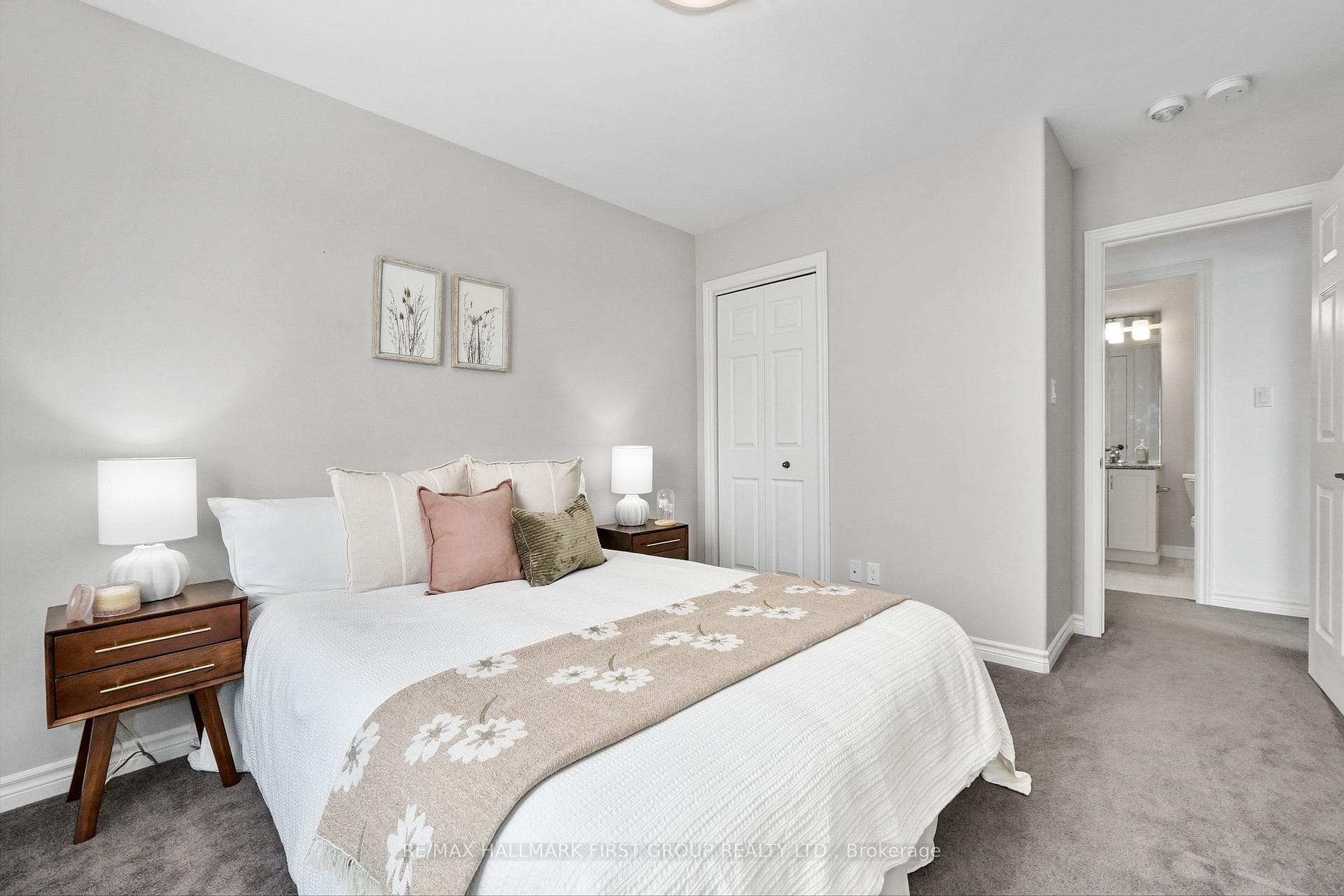 10 Walnut Crescent photo 25