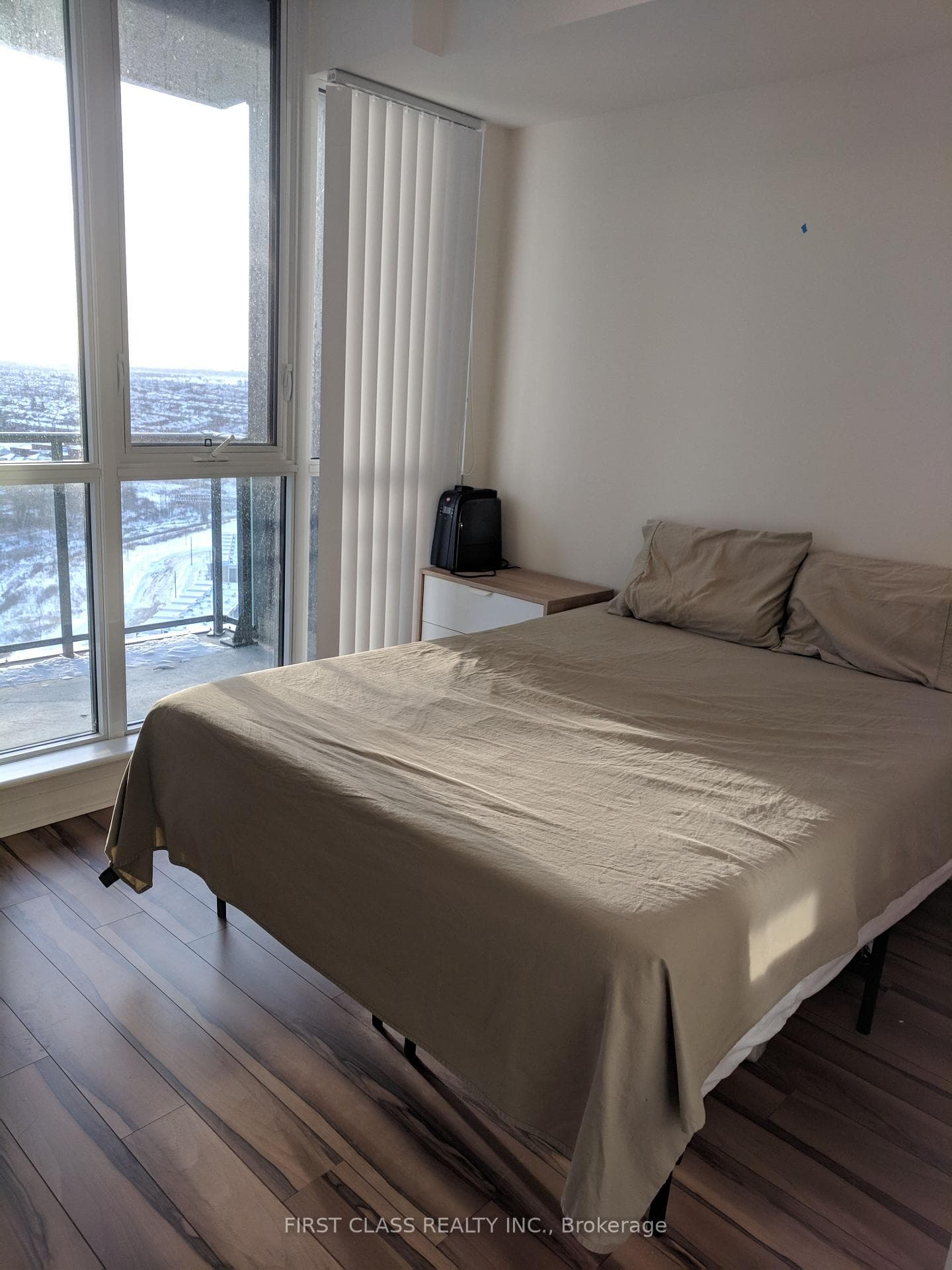 55 Eglinton Ave West Avenue Unit 1801 photo 2