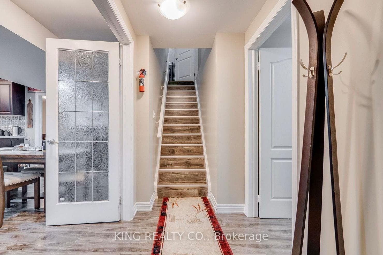 294 Hinton Terrace photo 3