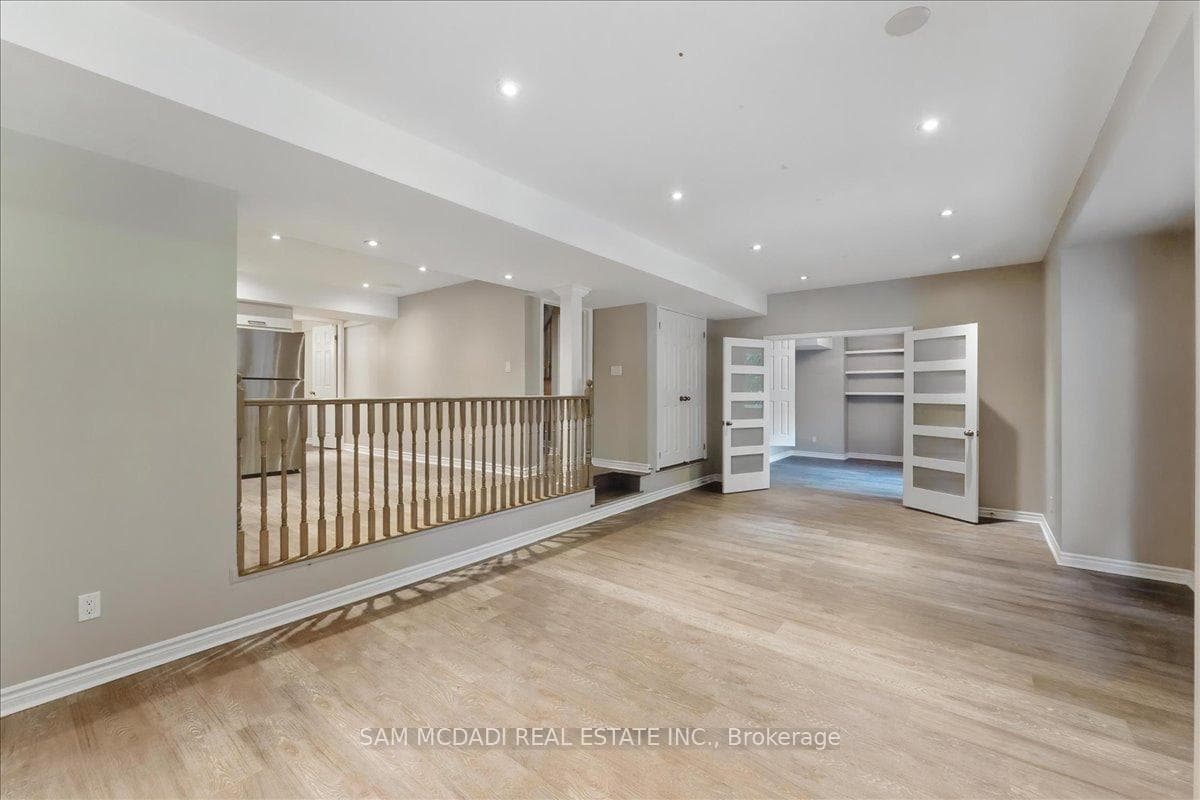 1463 Bayshire Drive photo 33