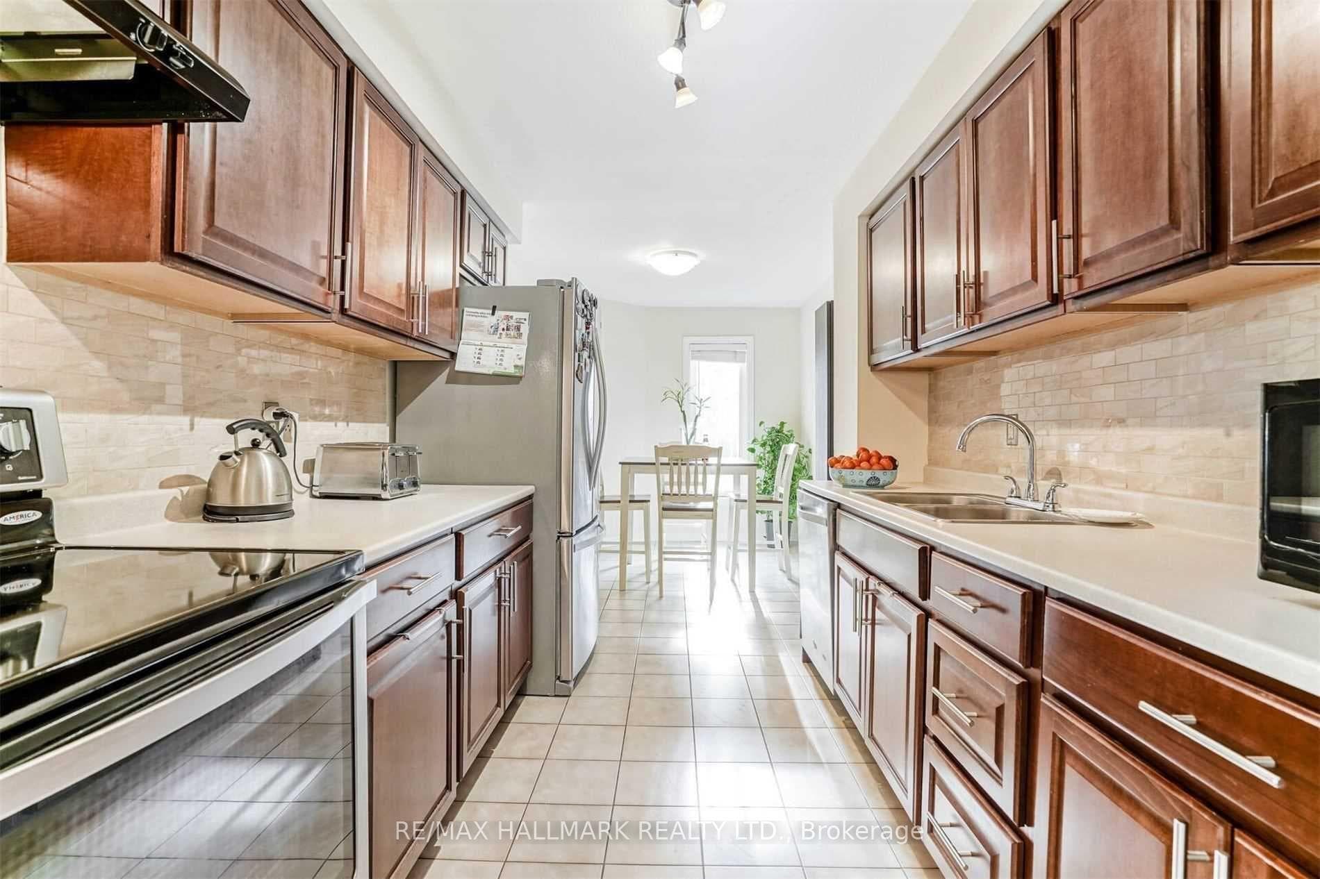 2006 Glenada Crescent Unit 17 photo 6