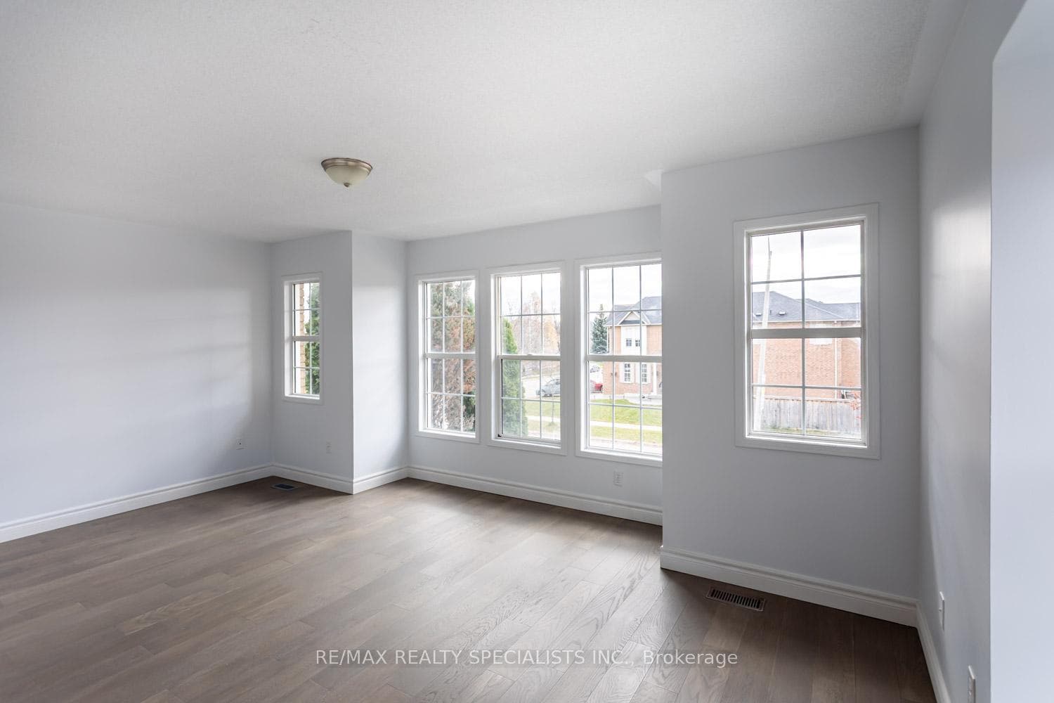 6281 Lisgar Drive photo 33