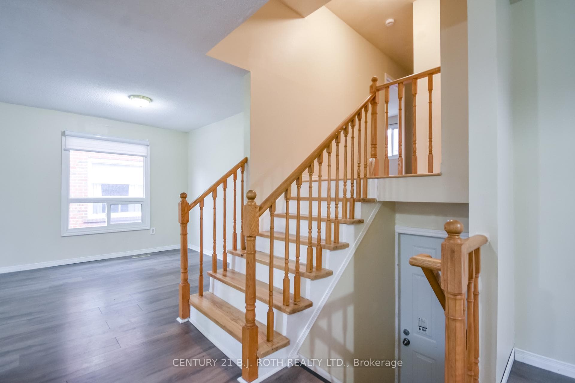 51 Mcdougall Drive Unit Upper photo 6