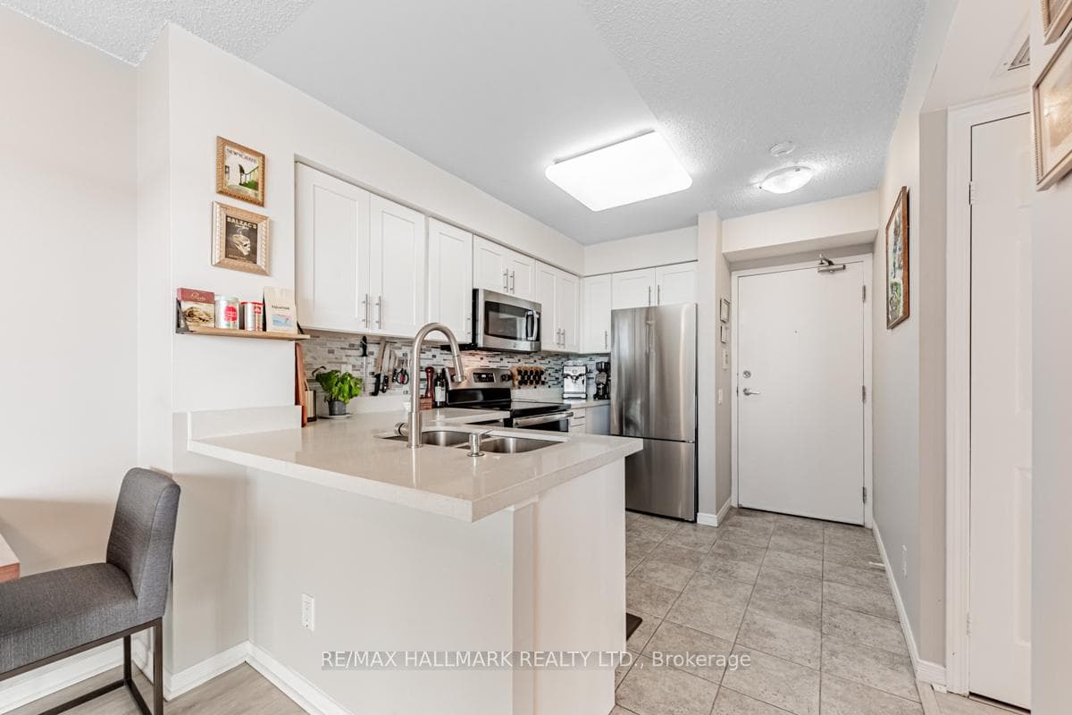 30 Harrison Garden Boulevard Unit 1505 photo 4