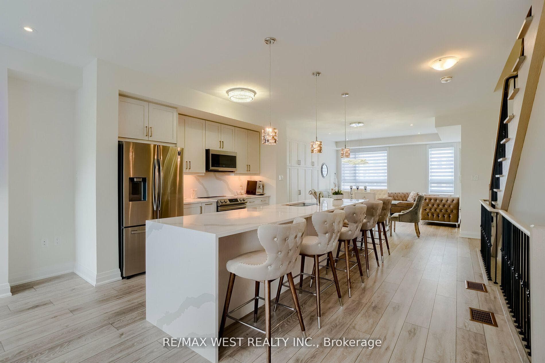 19 Woodstream Drive photo 1