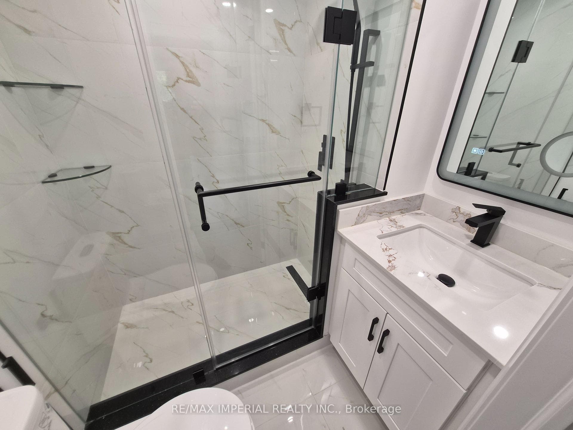 191 Avenue Road photo 28