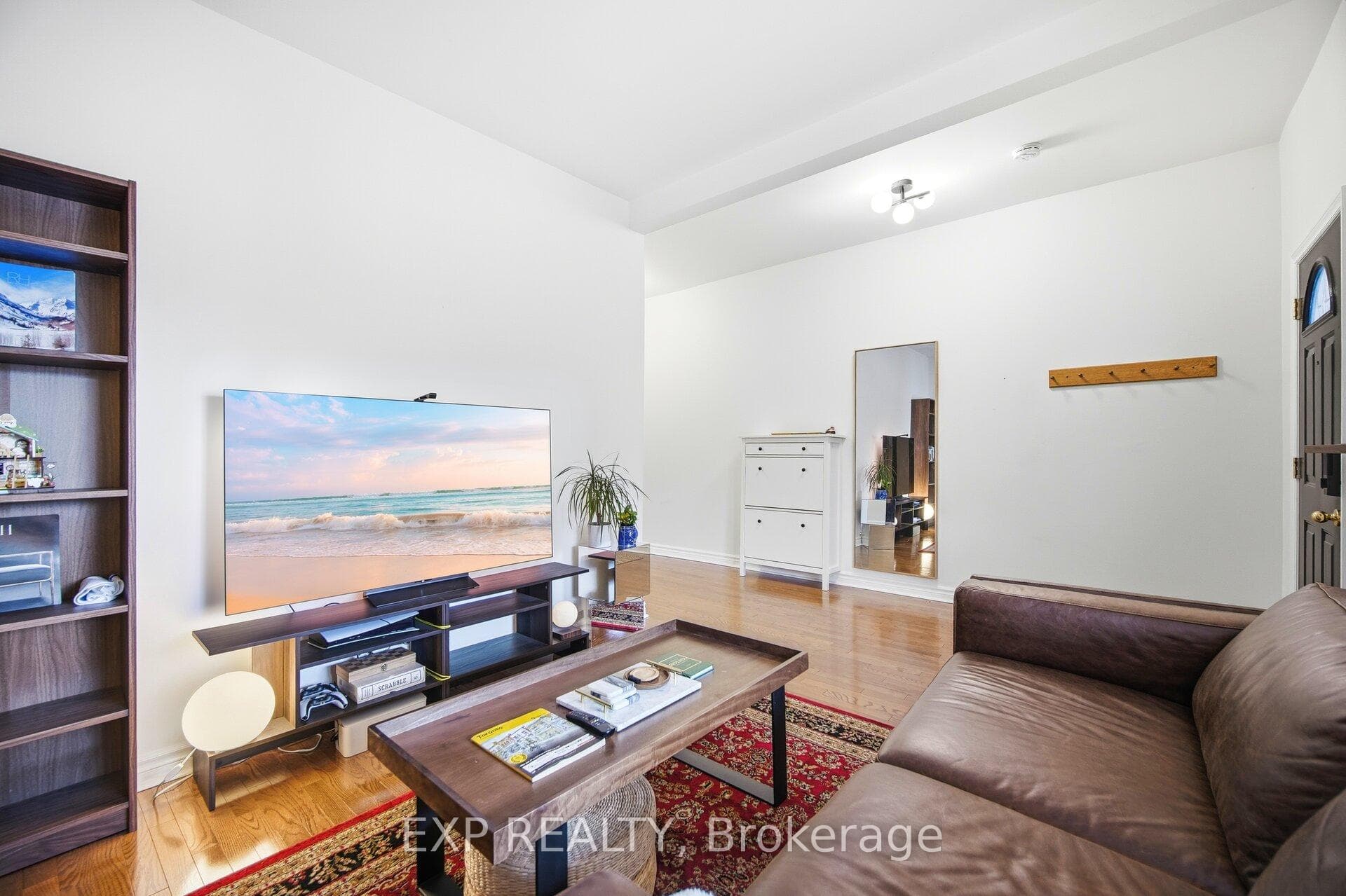 402 Woodfield Road Unit A photo 5