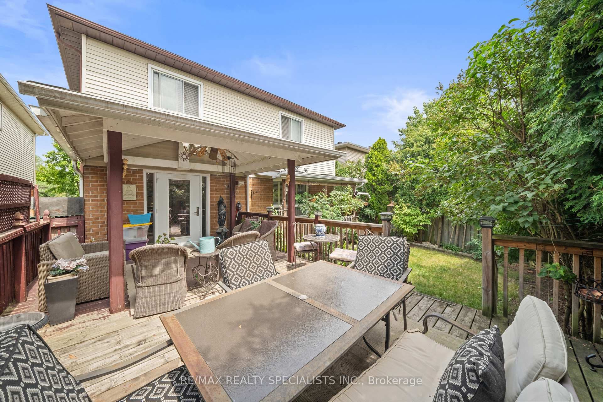 1004 Queensbridge Drive photo 33