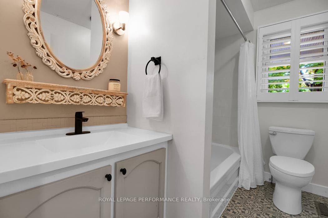 5583 Manotick Main Street photo 28