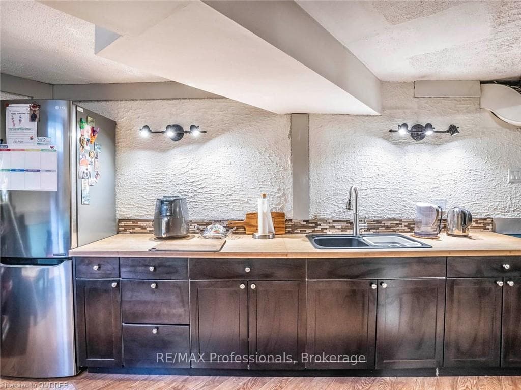 287 BASTEDO Court photo 24