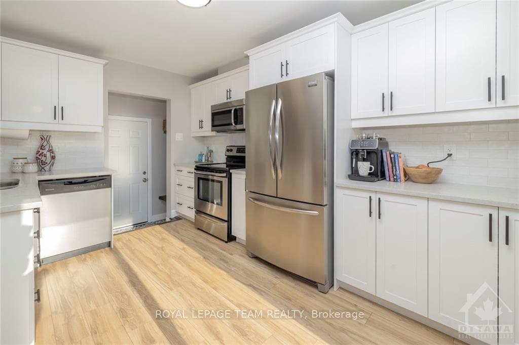 792 MAYFLY Crescent photo 13