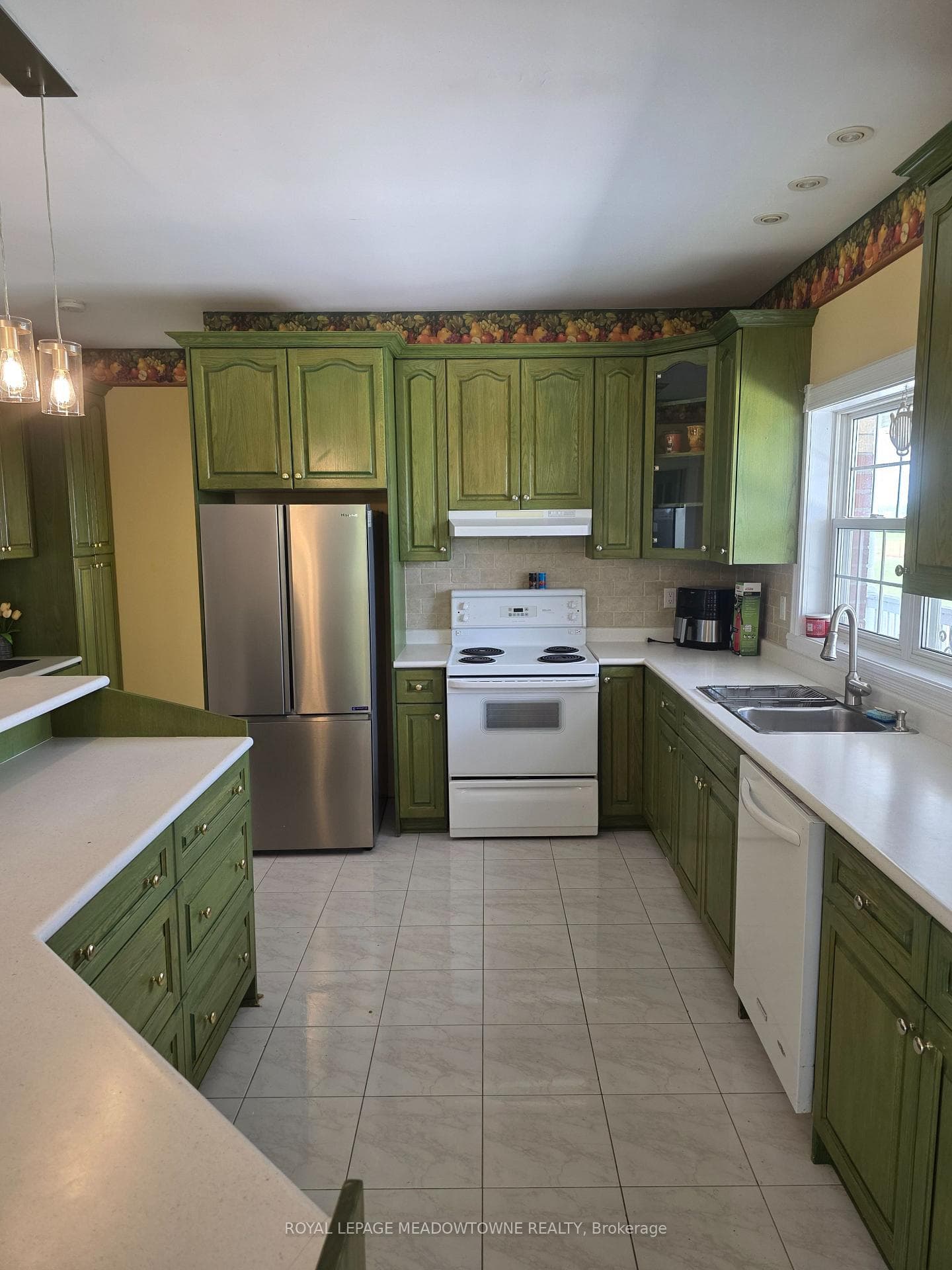 13727 Creditview Road photo 4