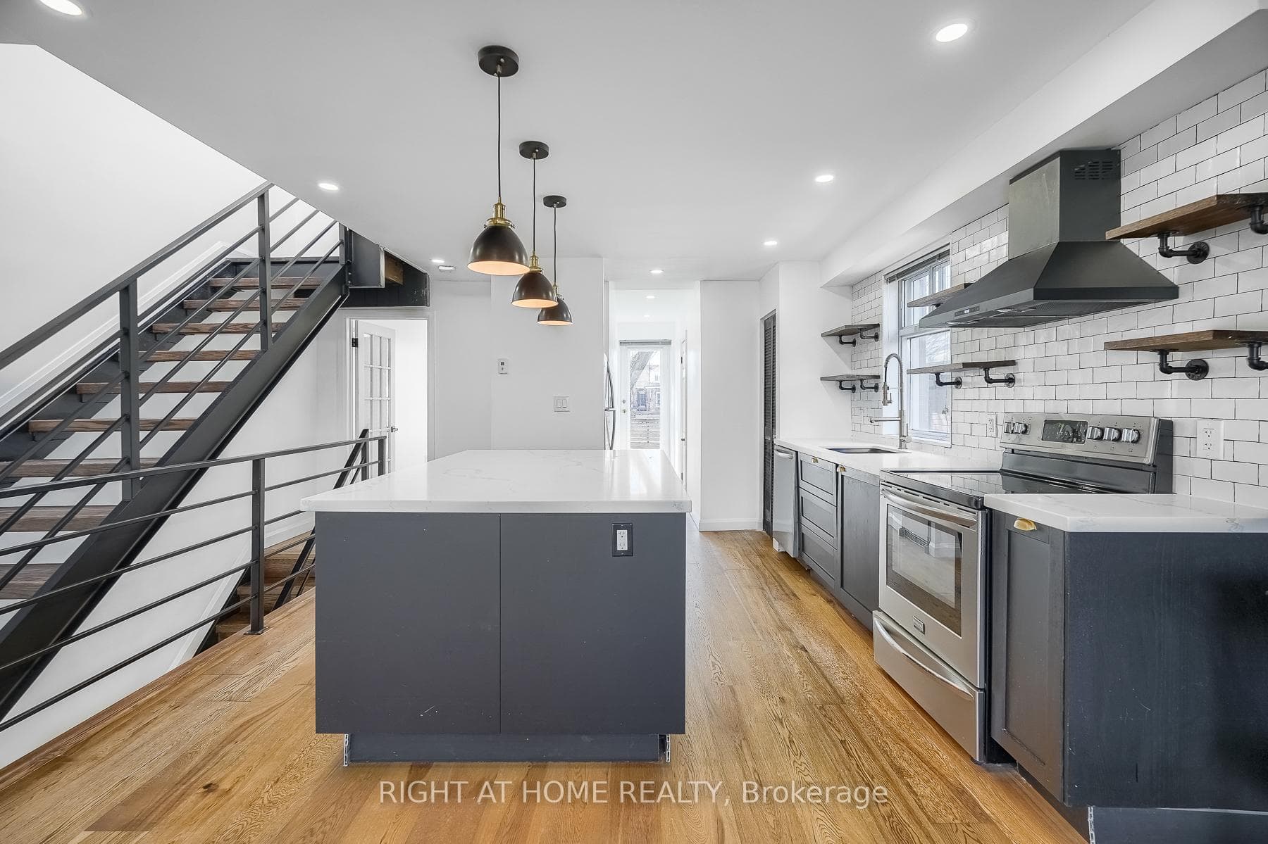 162 Bartlett Avenue photo 9