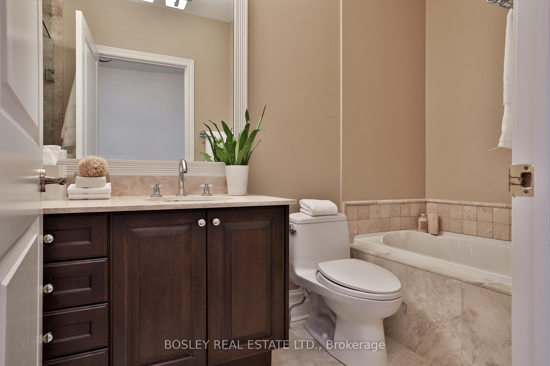 102 Pleasant Boulevard photo 26