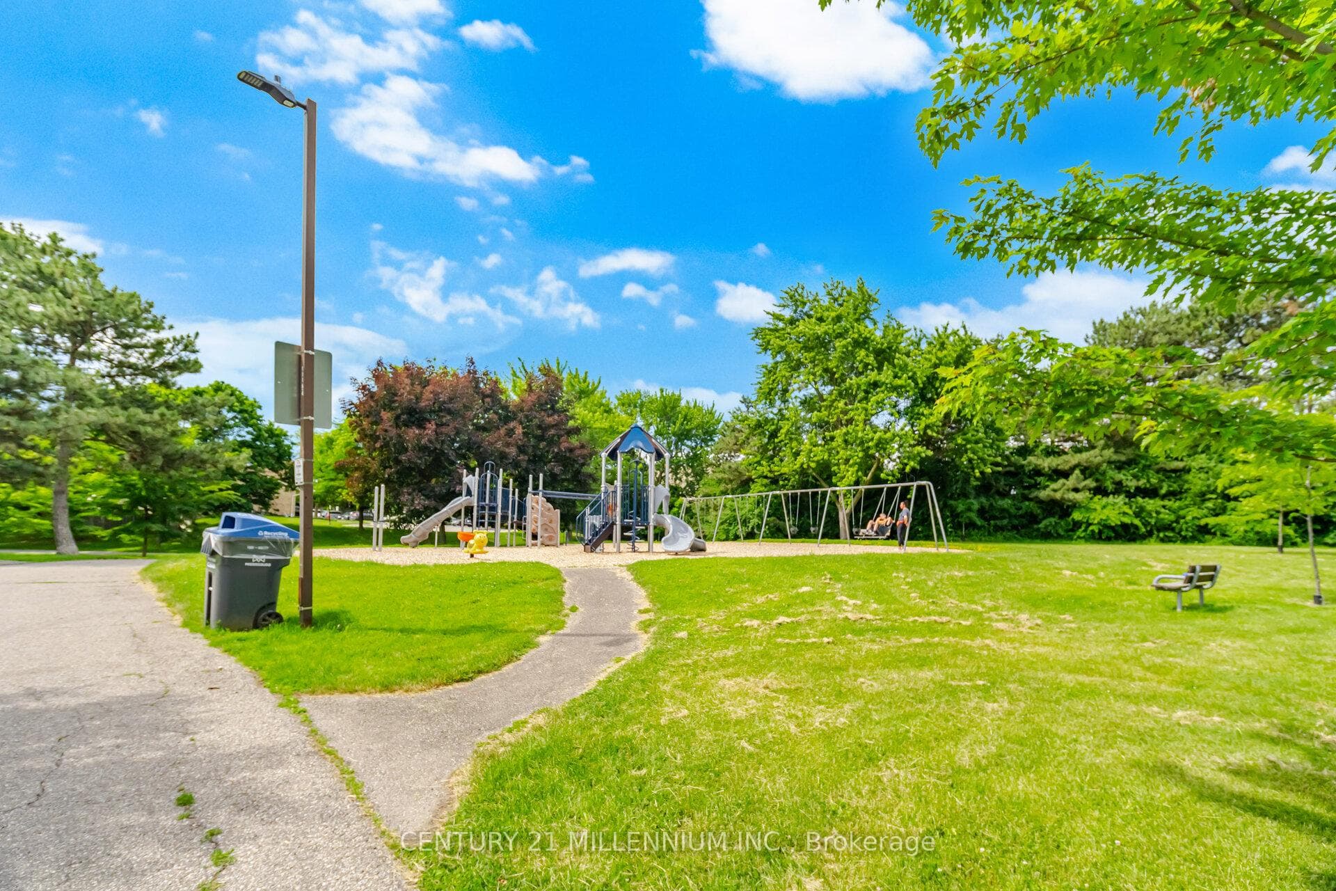 120 Falconer Drive Unit 15 photo 40